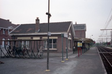 Puurs - SNCB K01766C (2).jpg